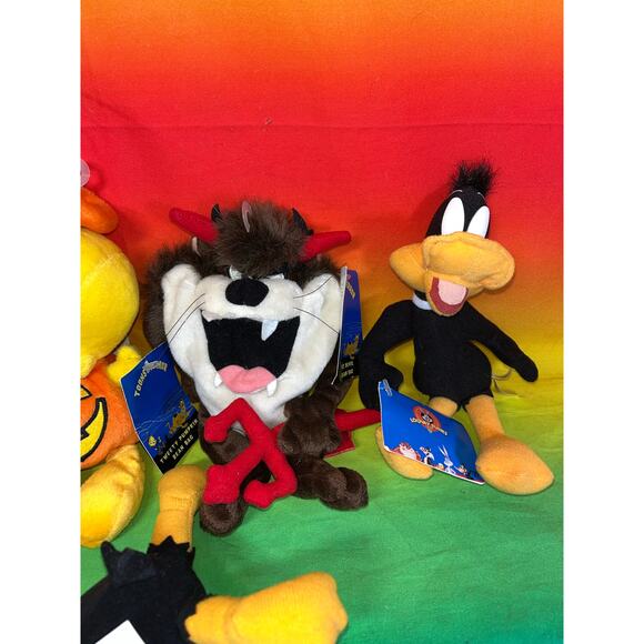 Looney Tunes Bean Bag Plush Tweety Bird Daffy Duck Taz and Porky Pig Figures - Picture 4 of 6